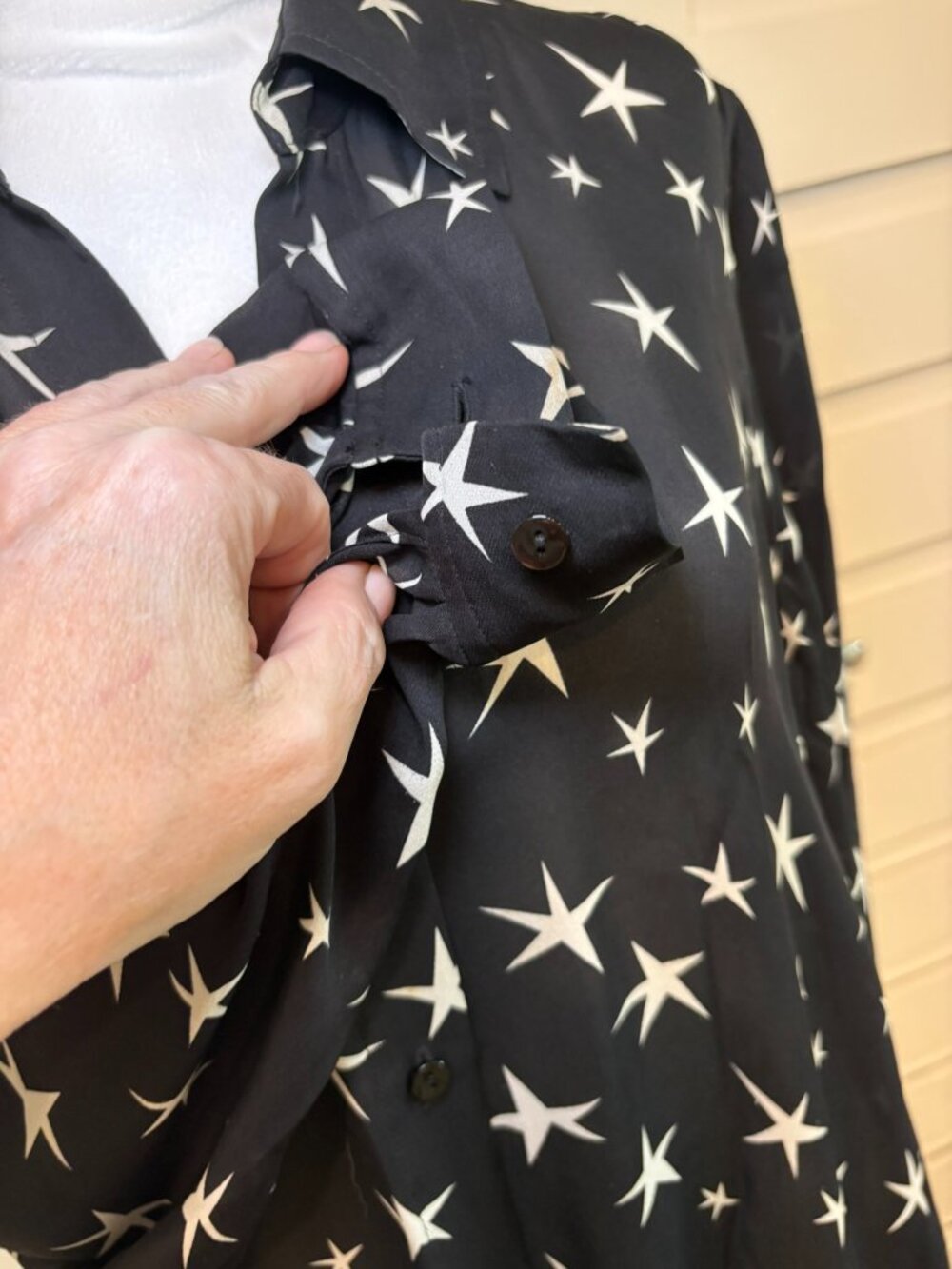 L'Agence Nina Star Print 100% Silk Button Down Blouse Black White M - Picture 7 of 11